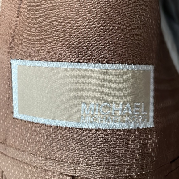 Michael Kors men’s pinstripe suit. Perfect condition. Worn less than five times. - Picture 6 of 12